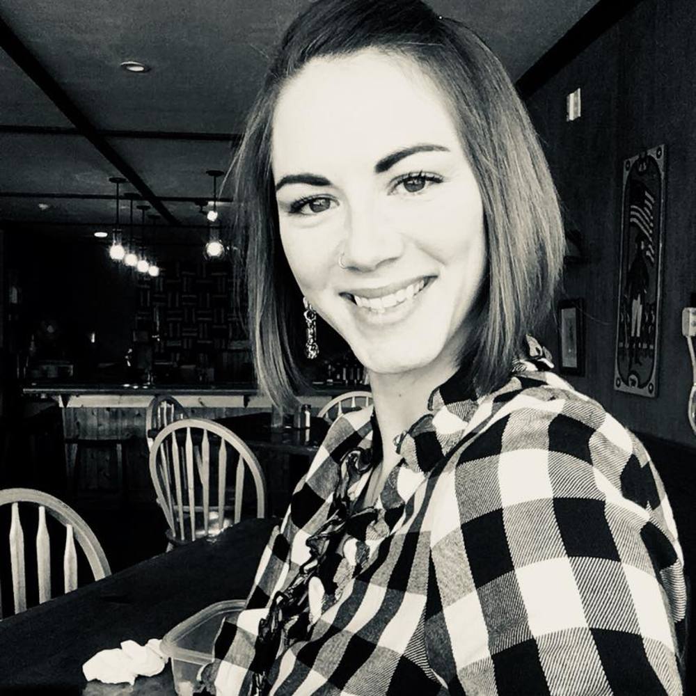 Meet your Posher, Corinne